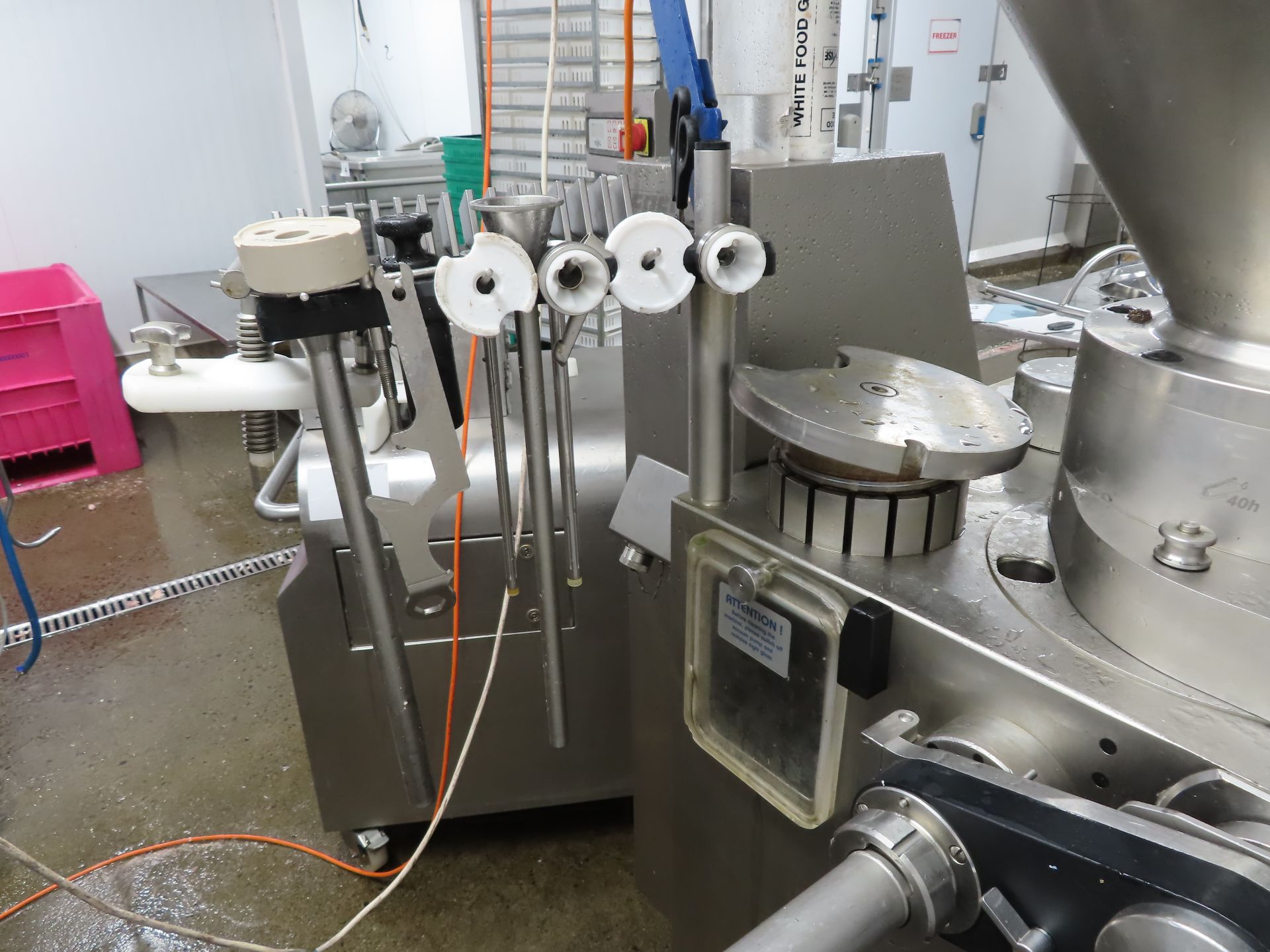 FREY VACUUM FILLER. - Image 6 of 10