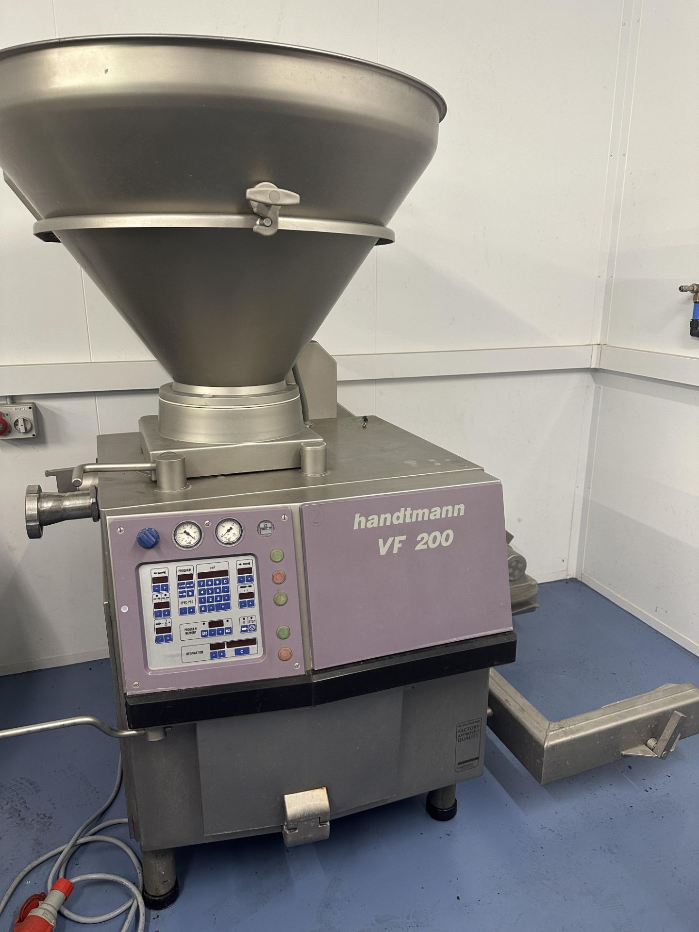 HANDTMANN VF200 VACUUM FILLER.