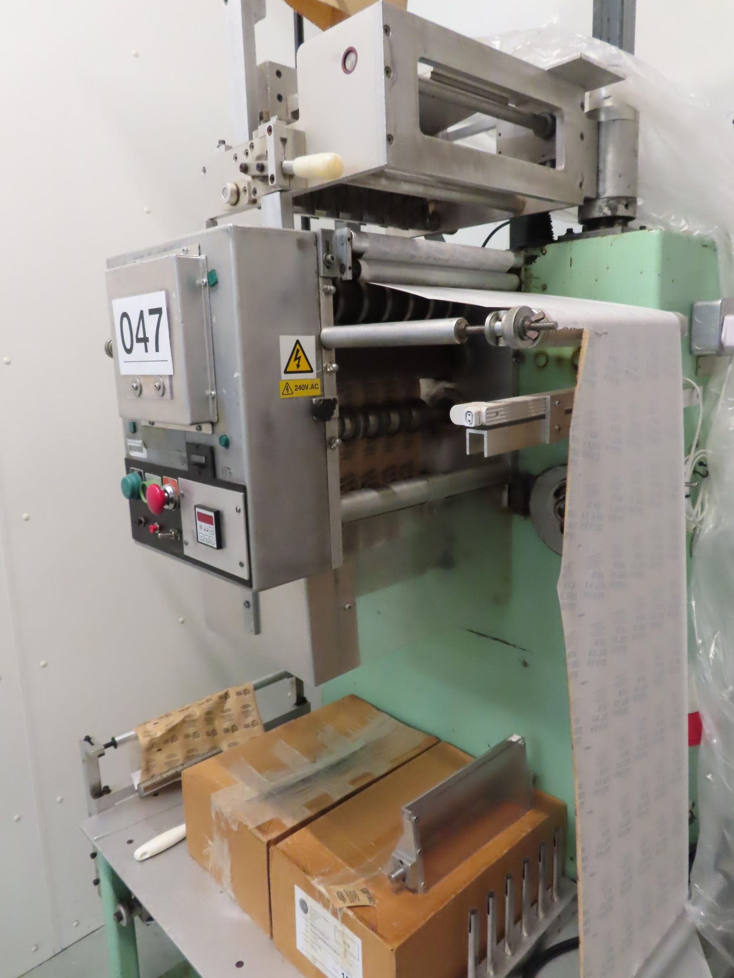 6-LANE SACHET MACHINE WITH HOPPER. - Image 3 of 7