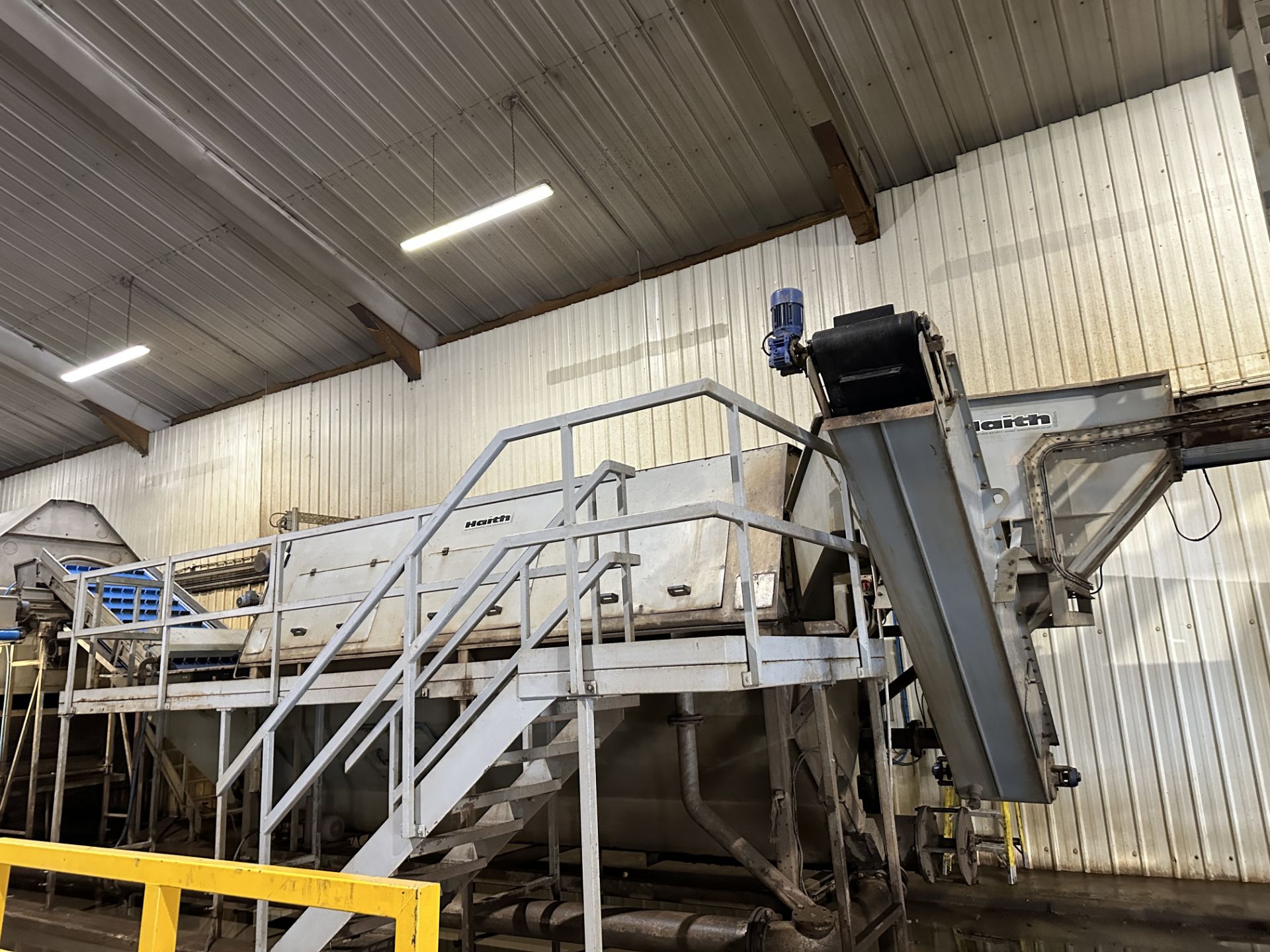 HAITH BARREL WASHER WITH DESTONER + PLATFORM STEPS.