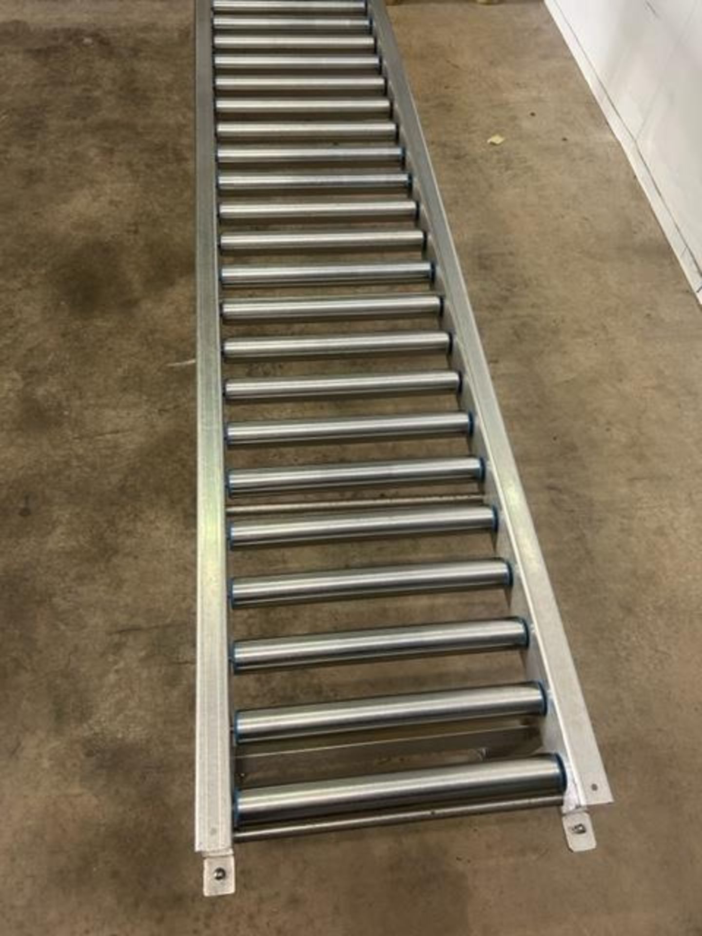 ROLLER CONVEYOR - Image 2 of 2