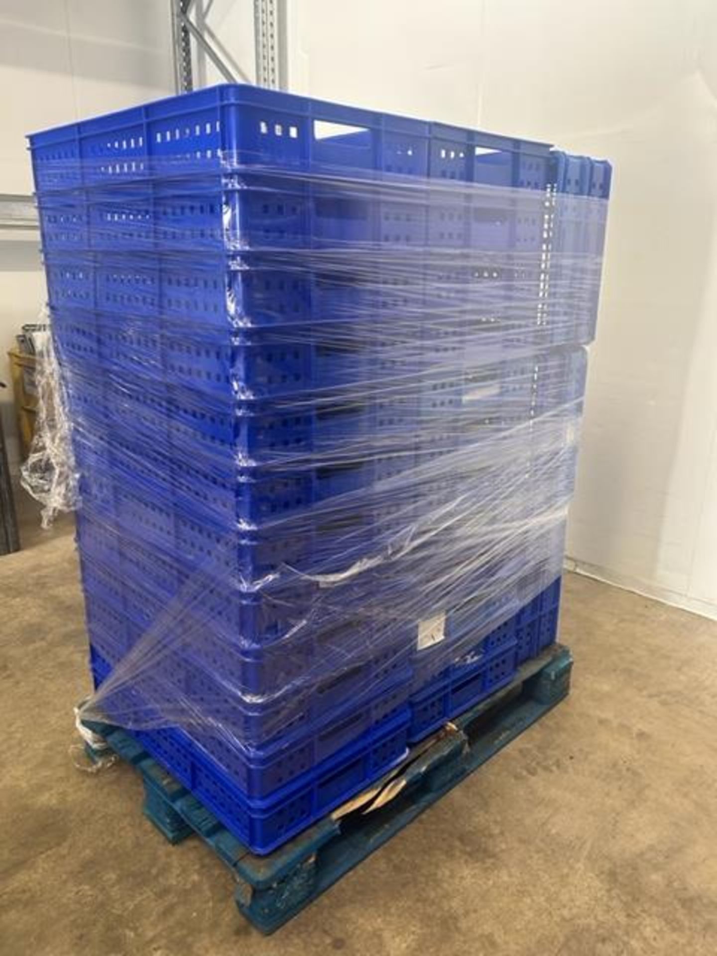 90 BLUE TRAYS. - Image 2 of 4