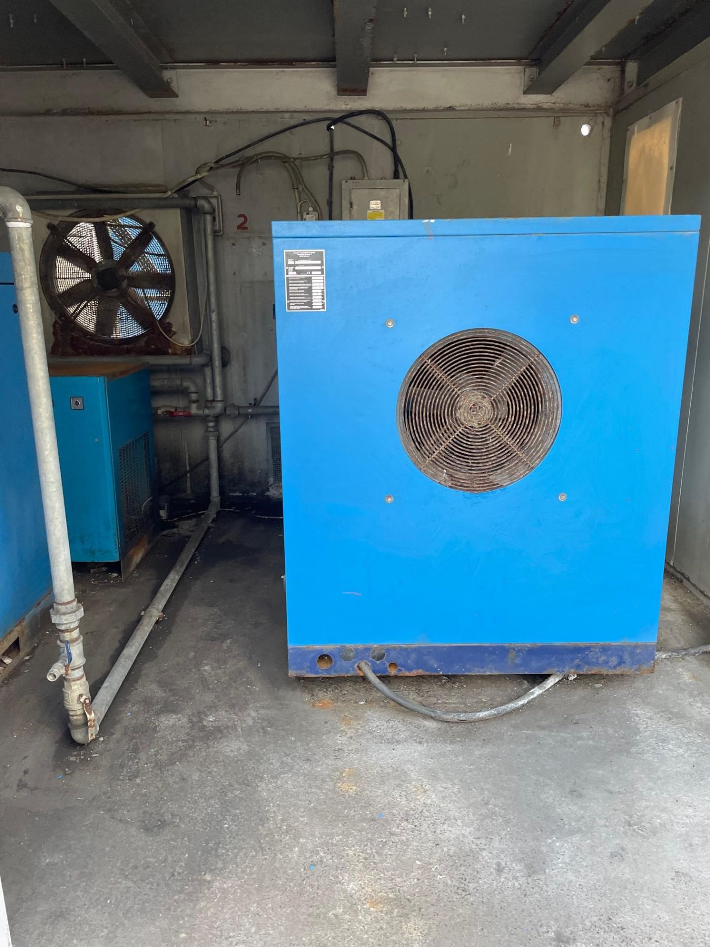 AIR COMPRESSOR. - Image 2 of 4