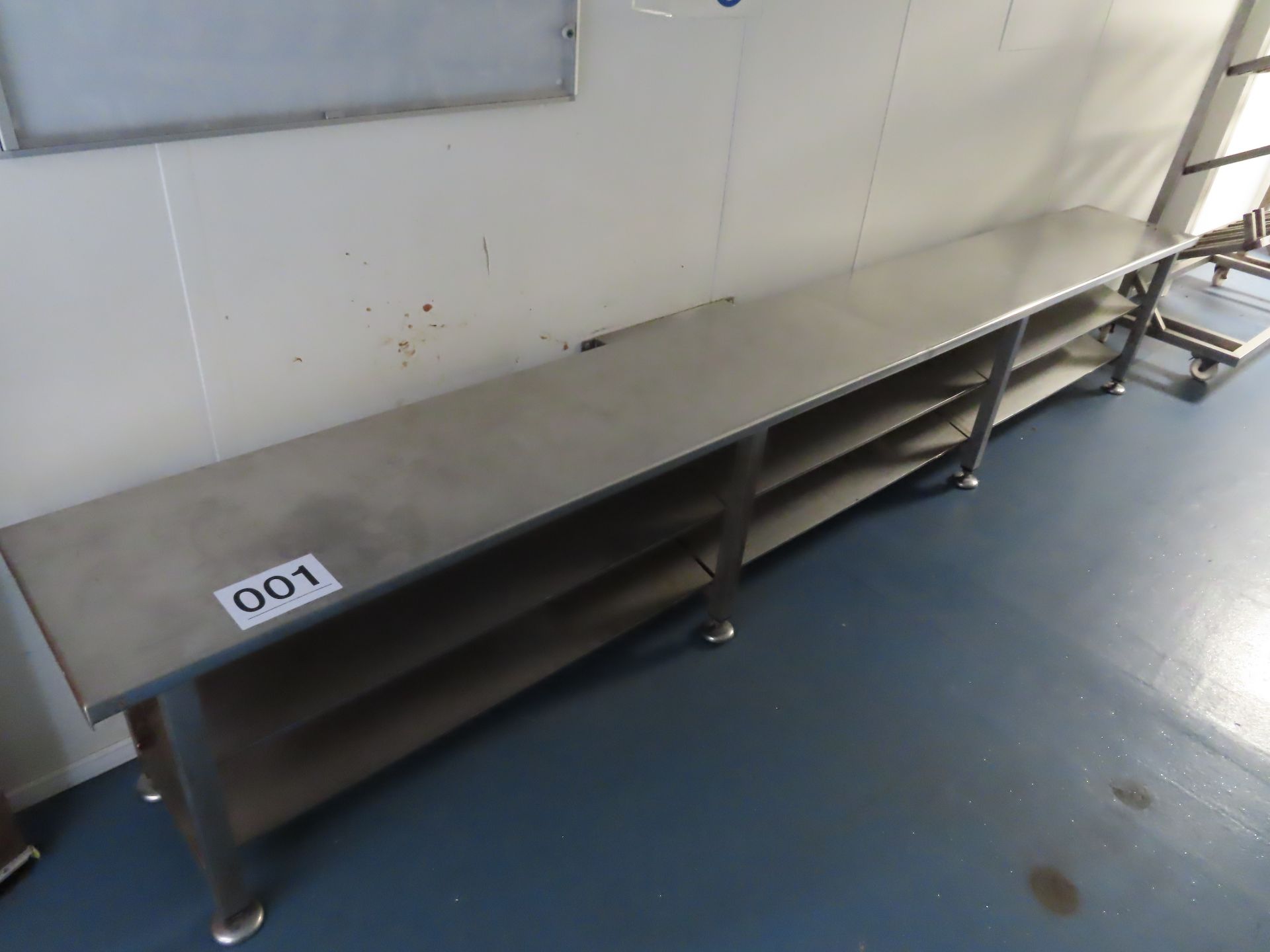 SYSPAL BENCH WITH SHOE COMPARTMENTS UNDERNEATH.