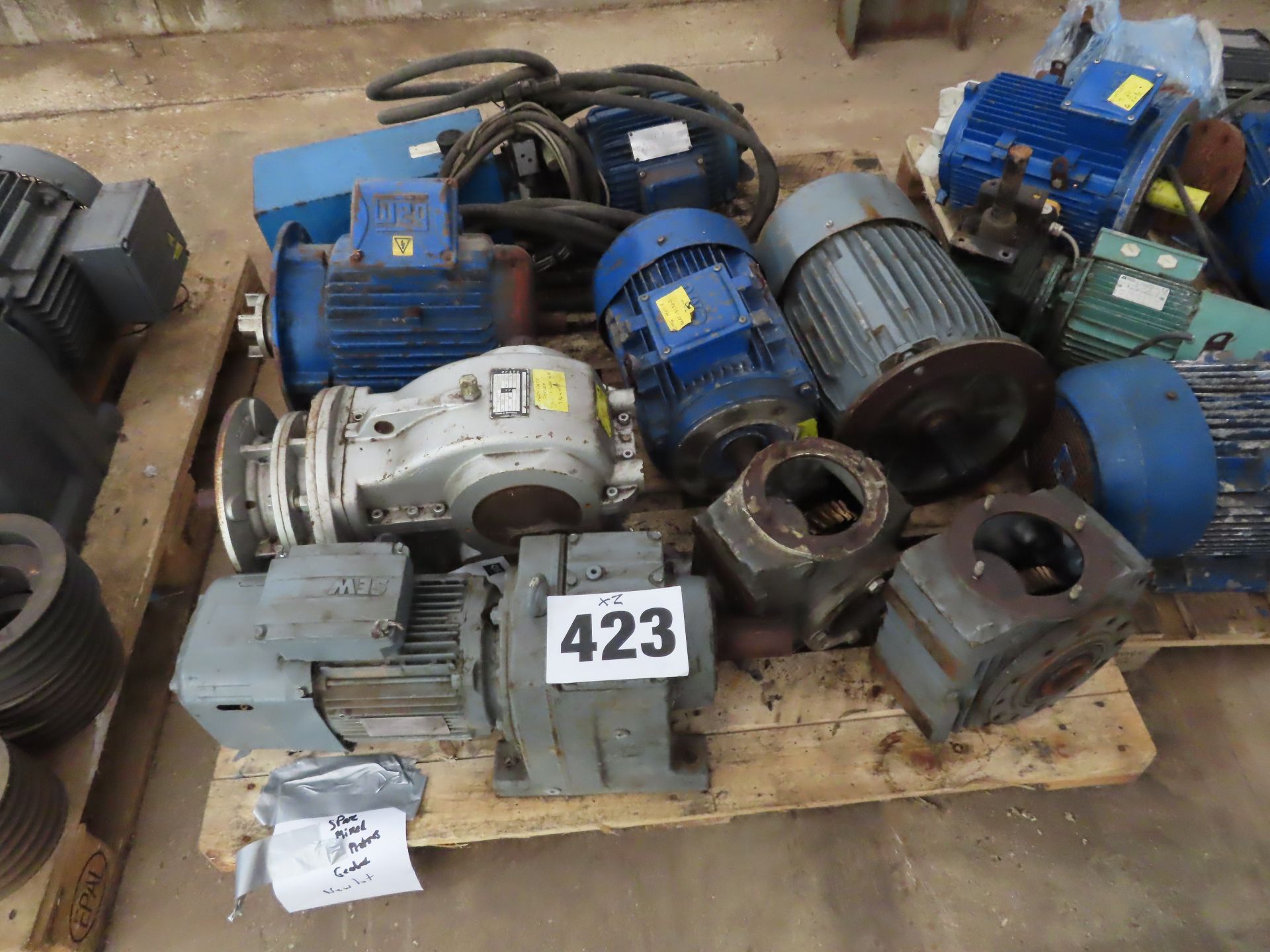 2 X PALLETS OF MOTOR AND GEARBOXES. - Image 2 of 3