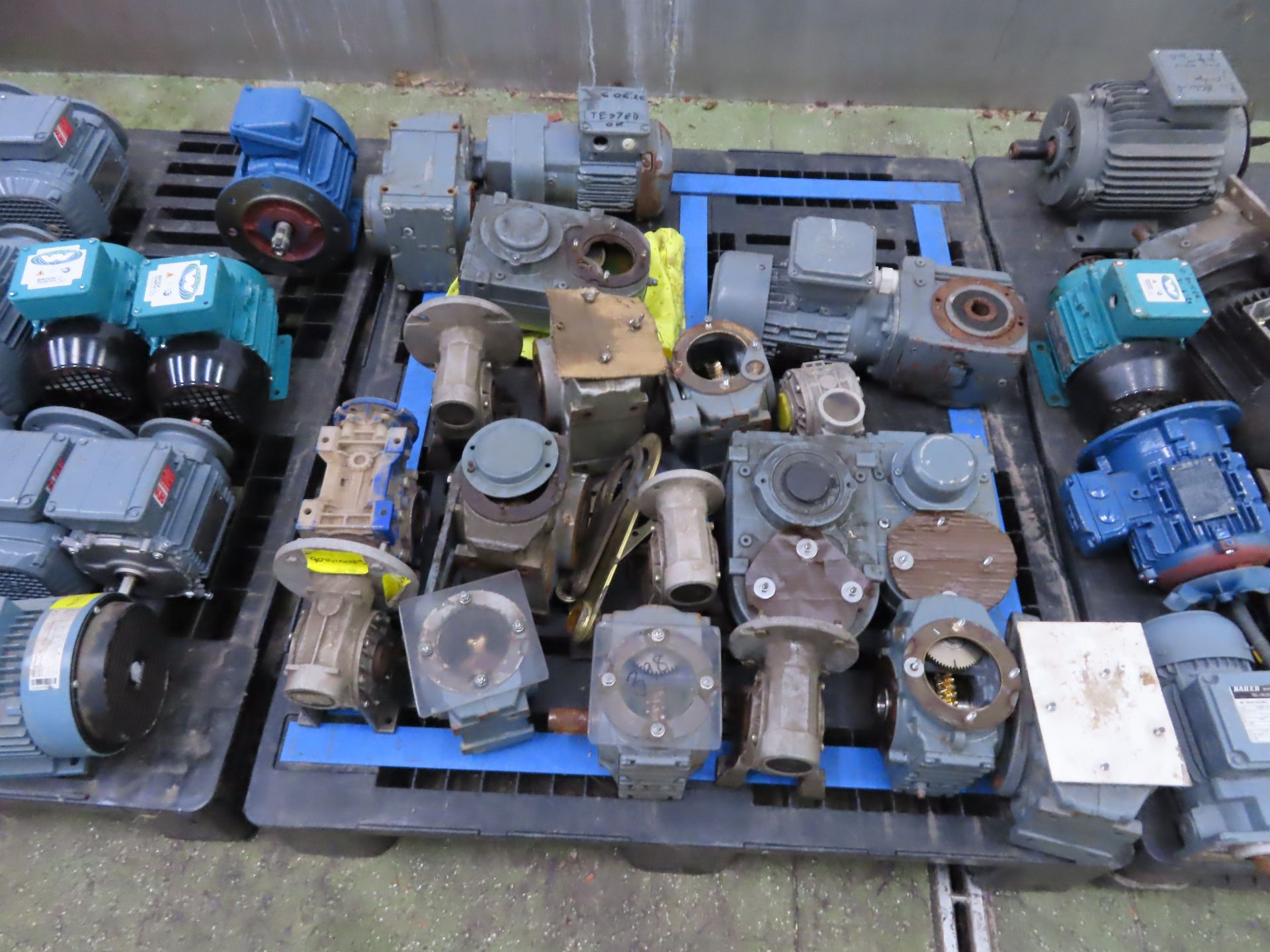 2 X PALLETS OF VARIOUS MOTORS. - Image 2 of 2