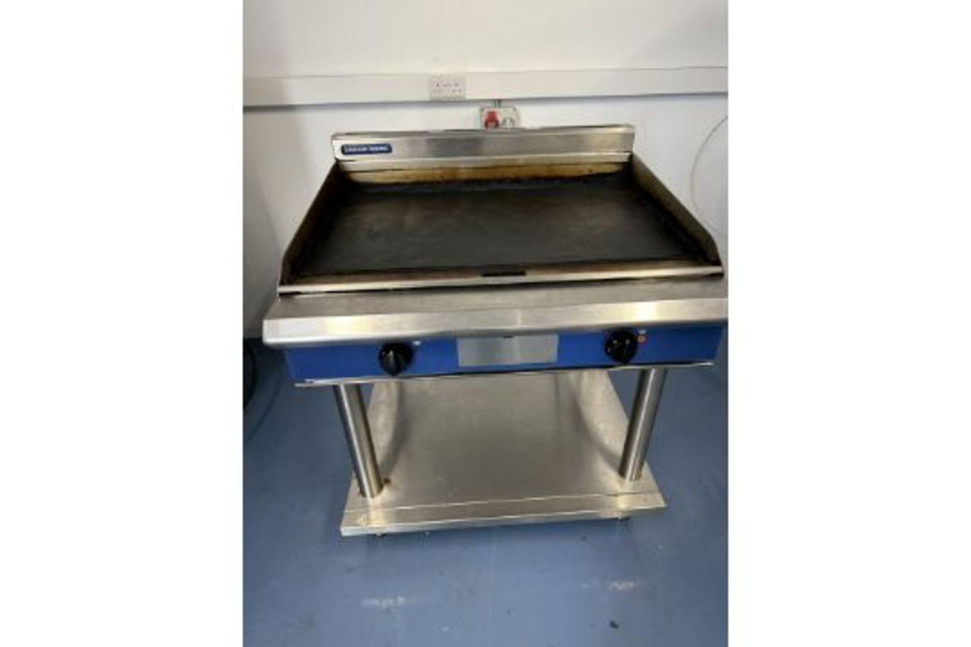 BLUE SEAL ELECTRIC GRILL.