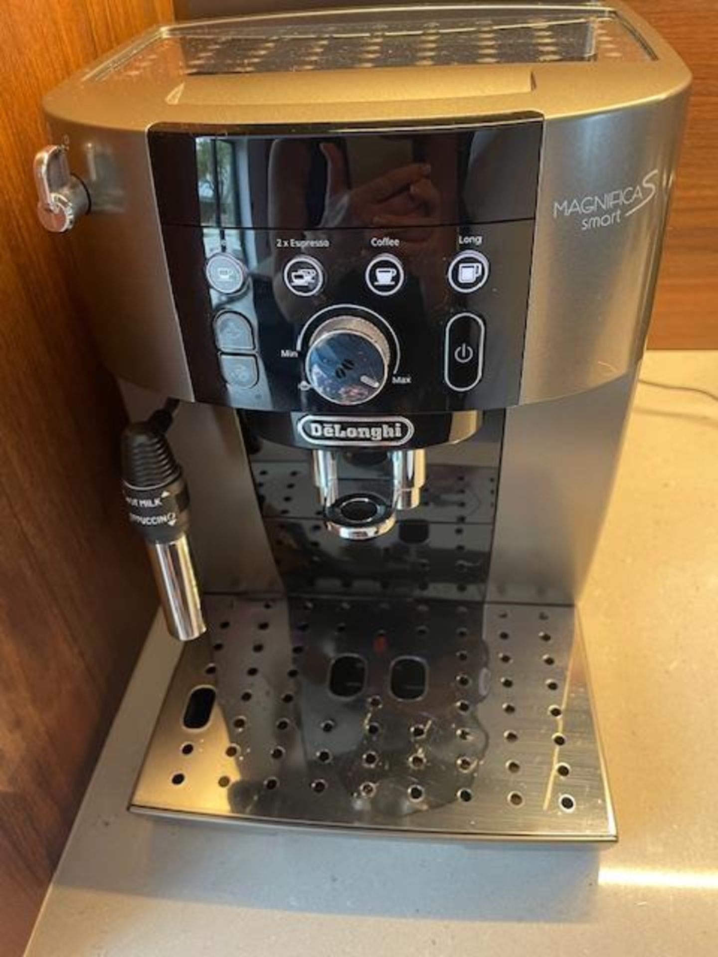 DELONGHI MAGNIFCA S SMART BEAN TO CUP COFFEE MACHINE. - Image 2 of 6