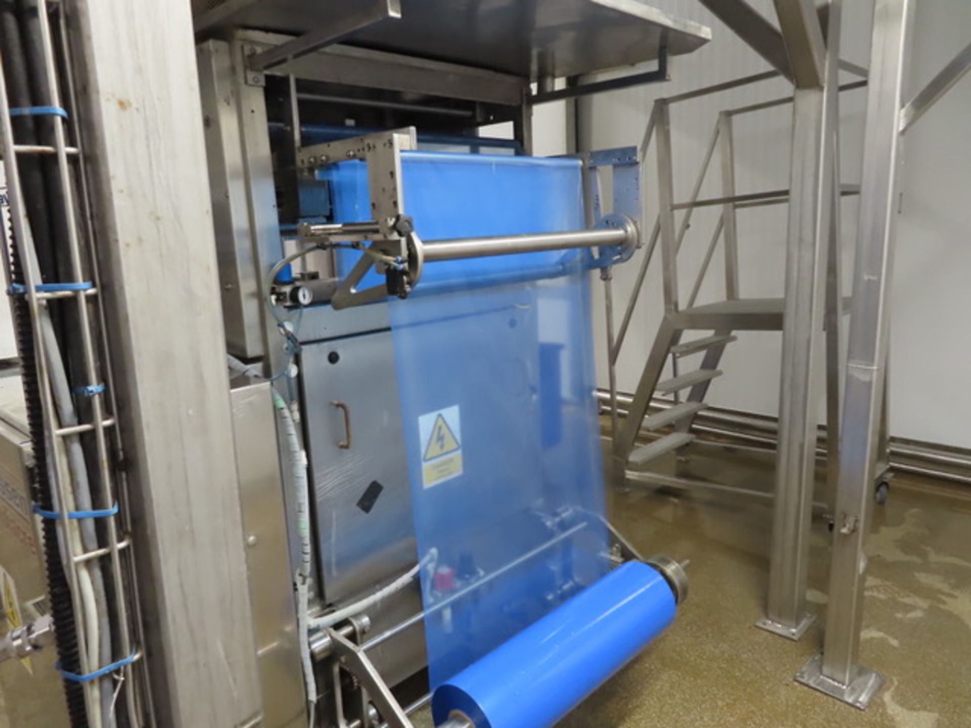 SANDIACRE VERTICAL FORM FILL AND SEAL MACHINE. - Image 3 of 4