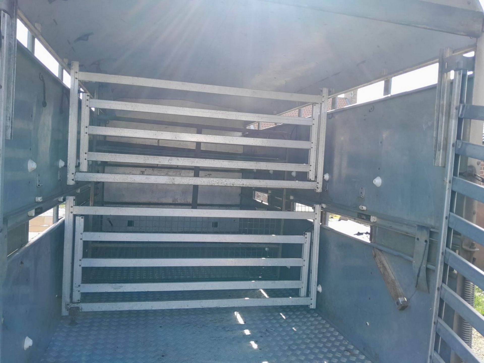 Ifor Williams 12' twin axle livestock trailer with internal cattle gate. Fitted for decks, with ramp - Image 5 of 9