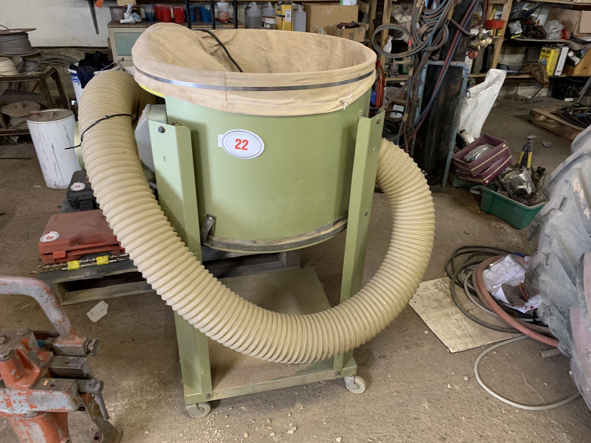 Industrial dust extractor