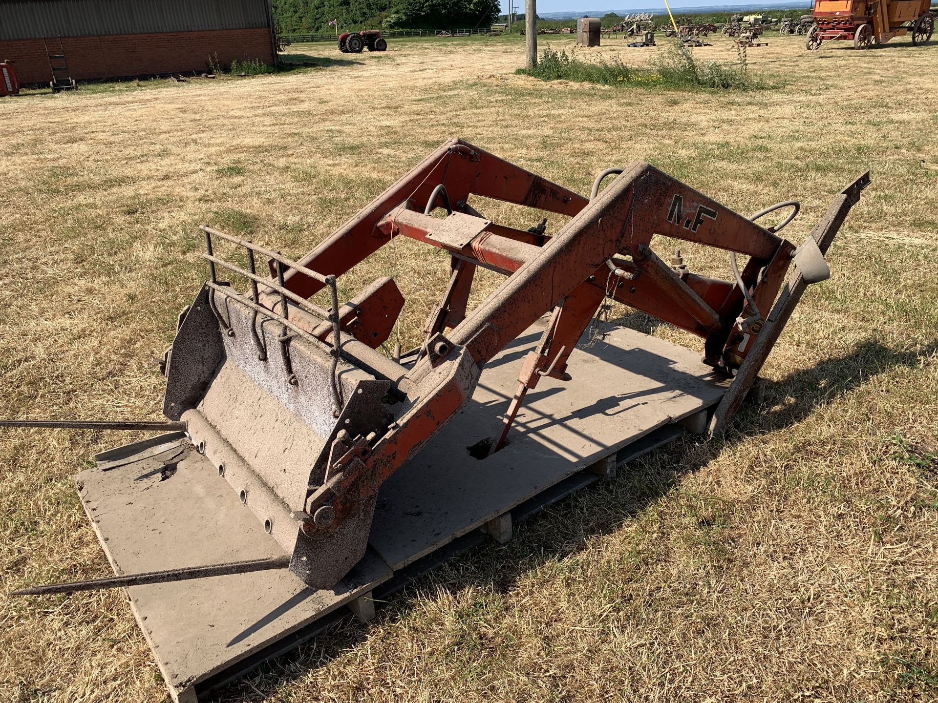 Massey Ferguson 230 tractor, B813 XAG, 3255 hours, with MF 75 front loader - Image 3 of 6