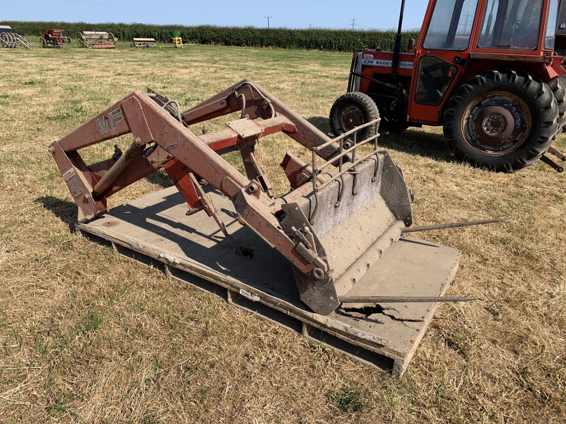 Massey Ferguson 230 tractor, B813 XAG, 3255 hours, with MF 75 front loader - Image 2 of 6