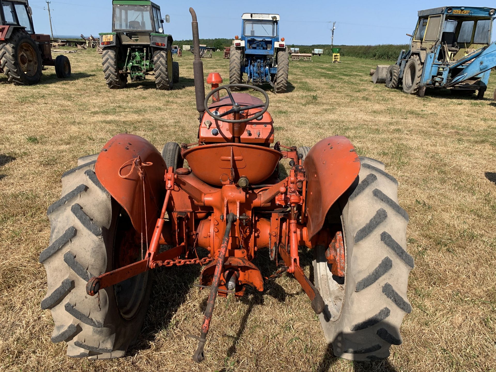 NO VAT Nuffield 4/25 tractor, 1526 hours - Image 3 of 4