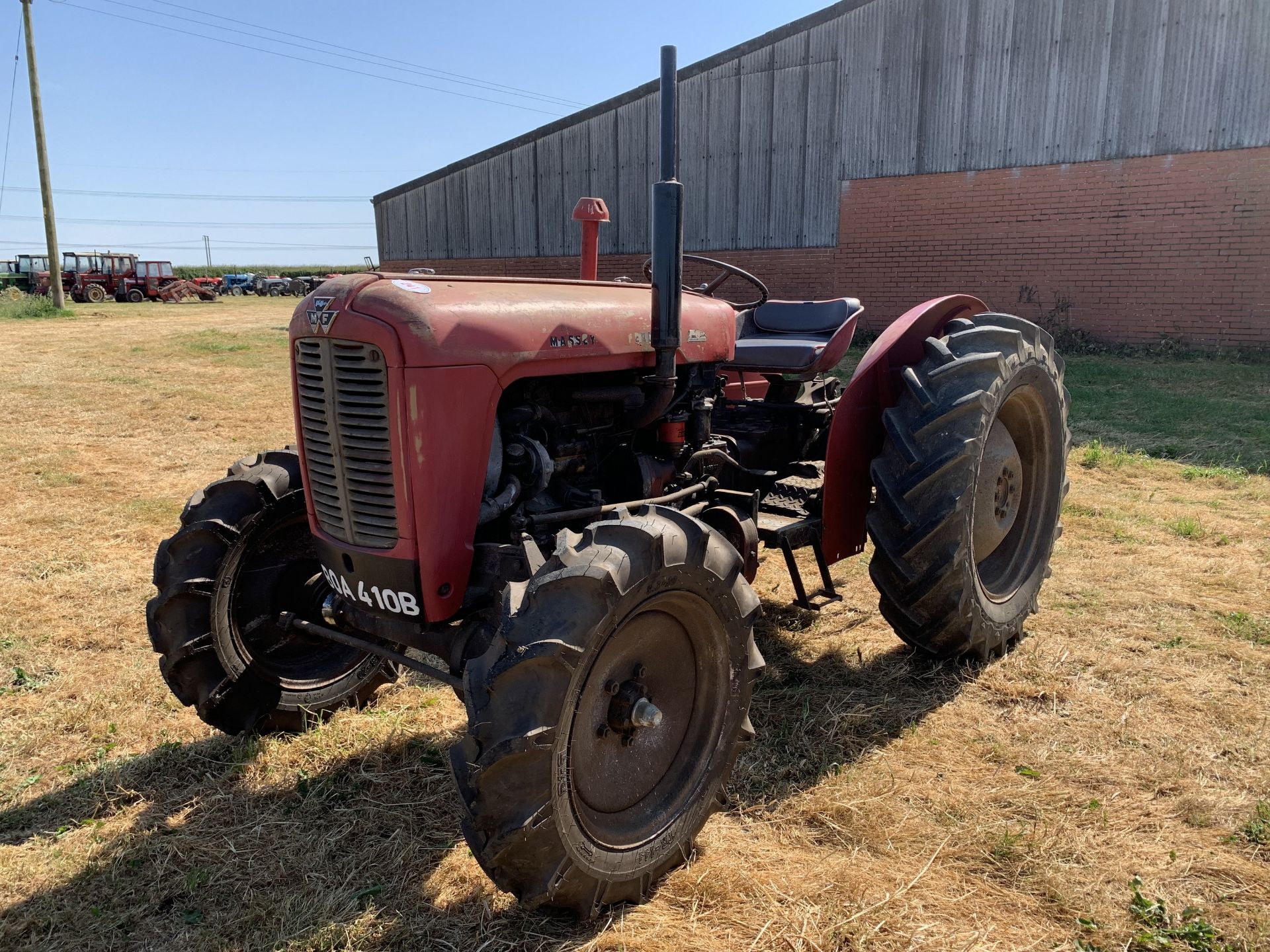 NO VAT Massey Ferguson 35 tractor, BOA 410B, 752 hours, 4wd, with V5 - Image 6 of 6