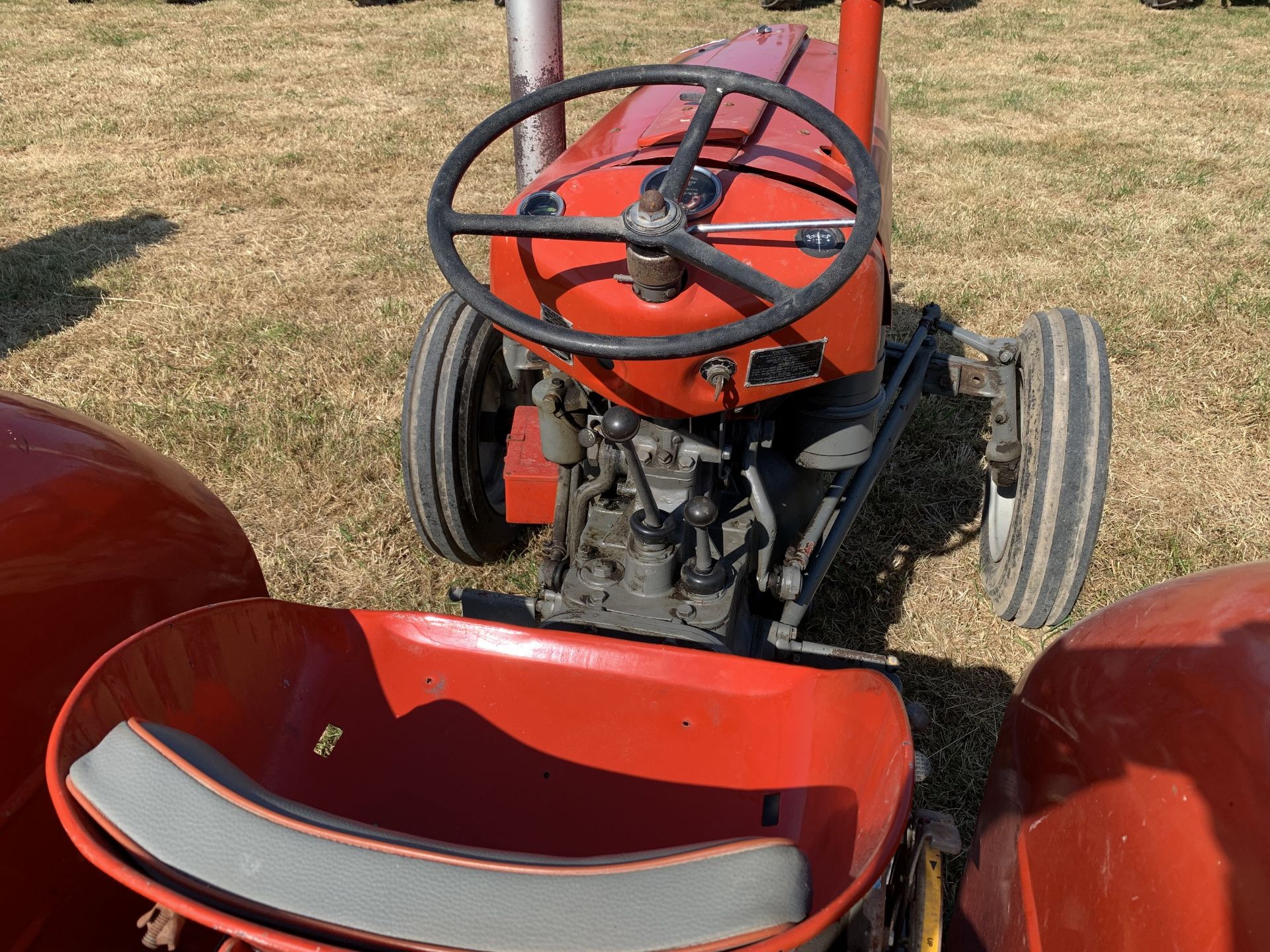 NO VAT Massey Ferguson 35X tractor, 2136 hours - Image 2 of 4