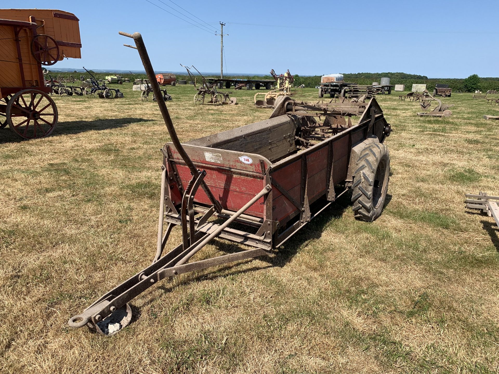 NO VAT Massey Ferguson muck spreader