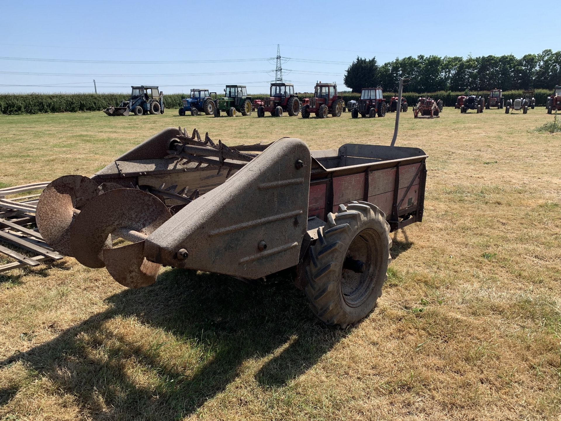 NO VAT Massey Ferguson muck spreader - Image 3 of 3