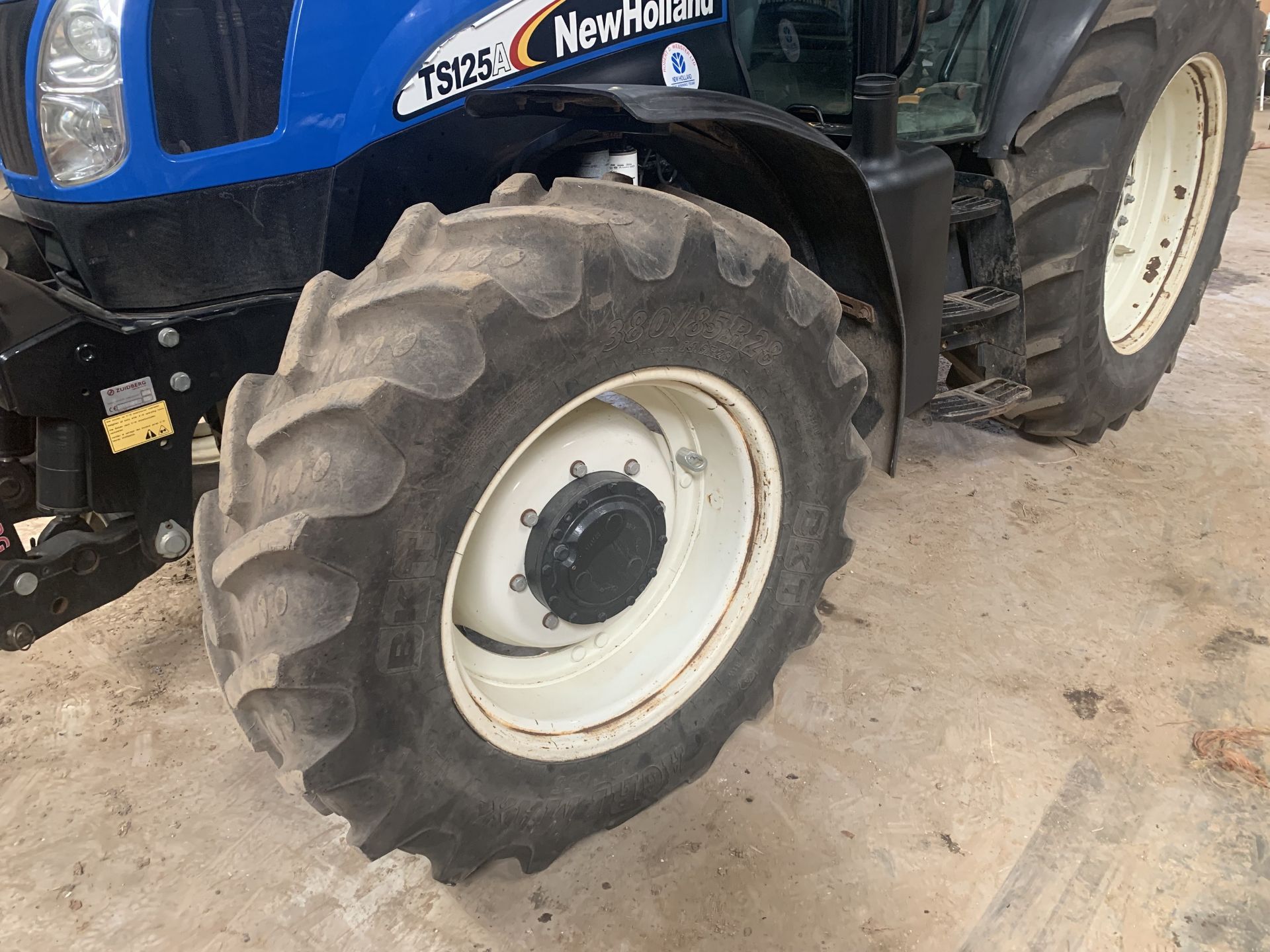 New Holland TS125A tractor, YX04 EKY, 4000 hours, with front linkage, with V5 - Image 6 of 10