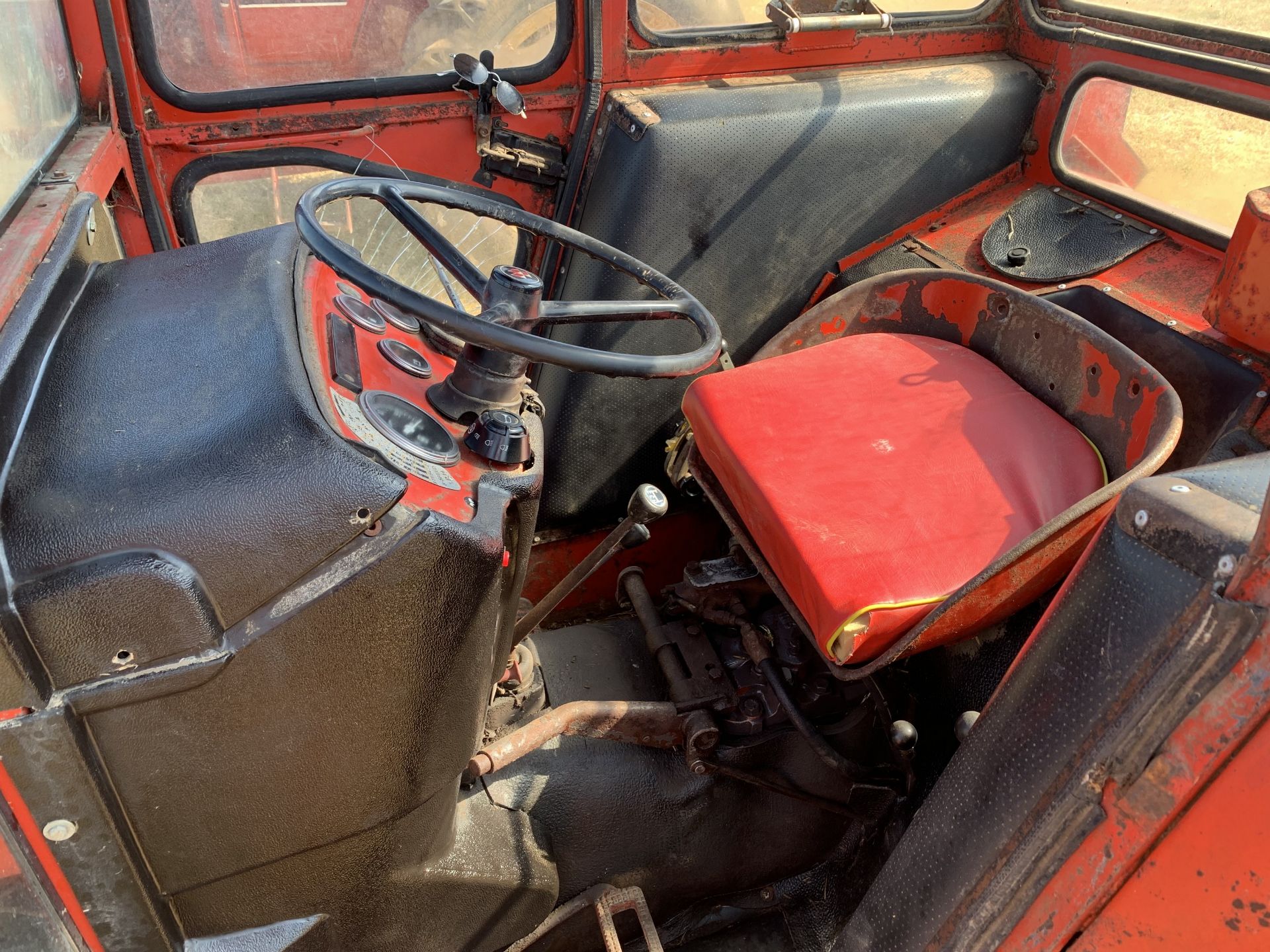 Massey Ferguson 230 tractor, B813 XAG, 3255 hours, with MF 75 front loader - Image 4 of 6