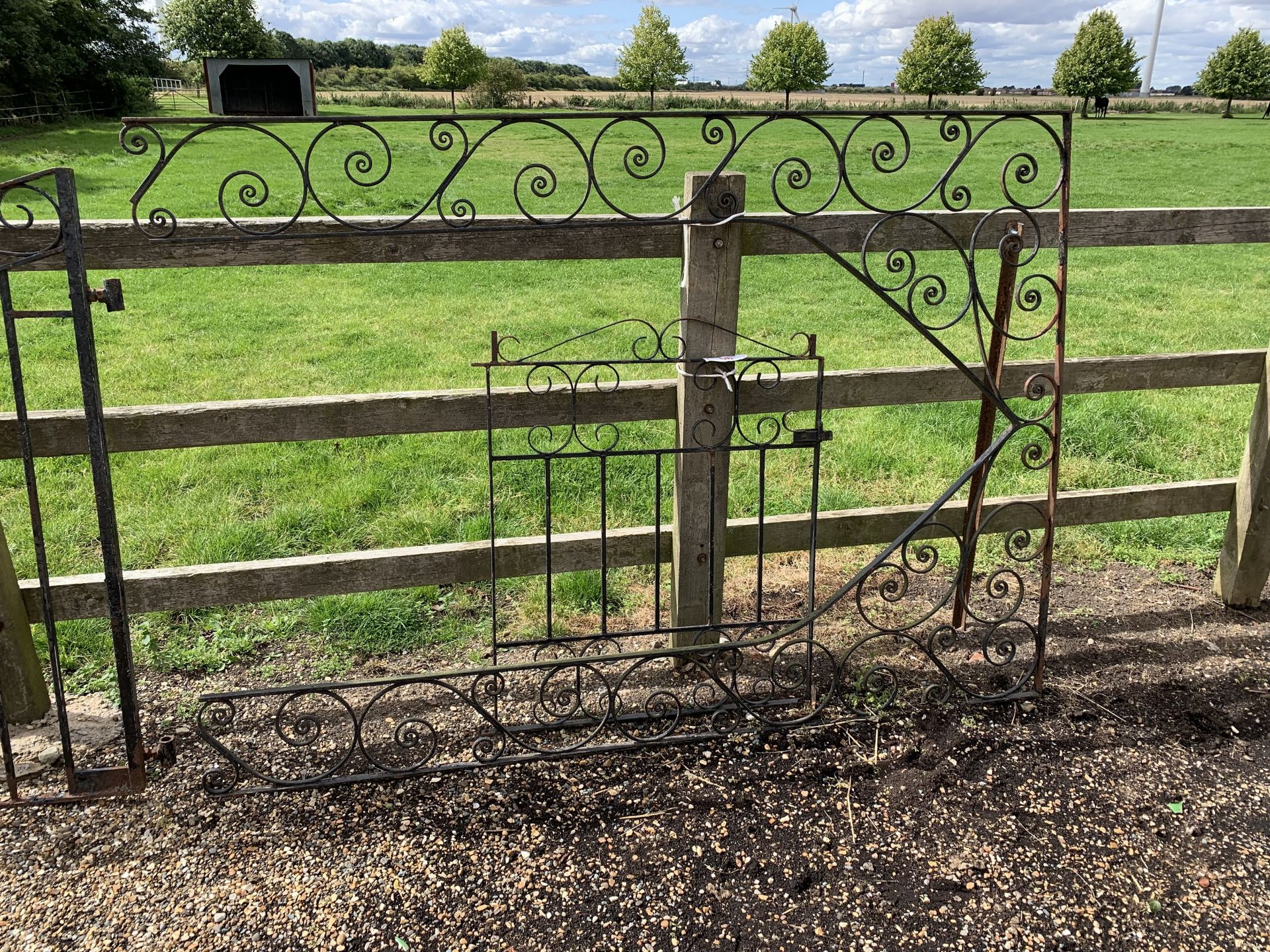 NO VAT Garden gate & archway