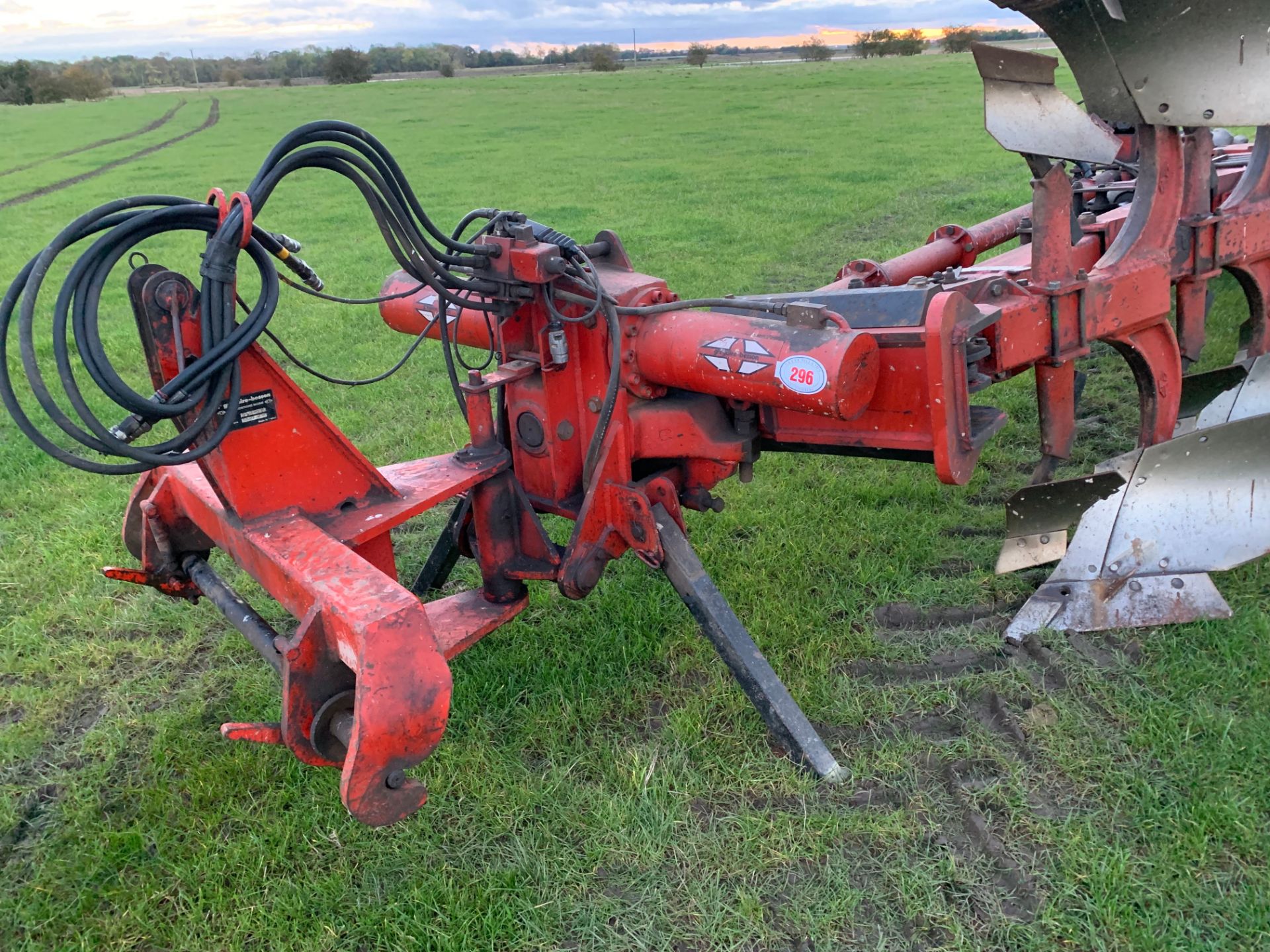 +VAT Gregoire-Besson 8f semi mounted plough with hydraulic vari-width - Image 2 of 6