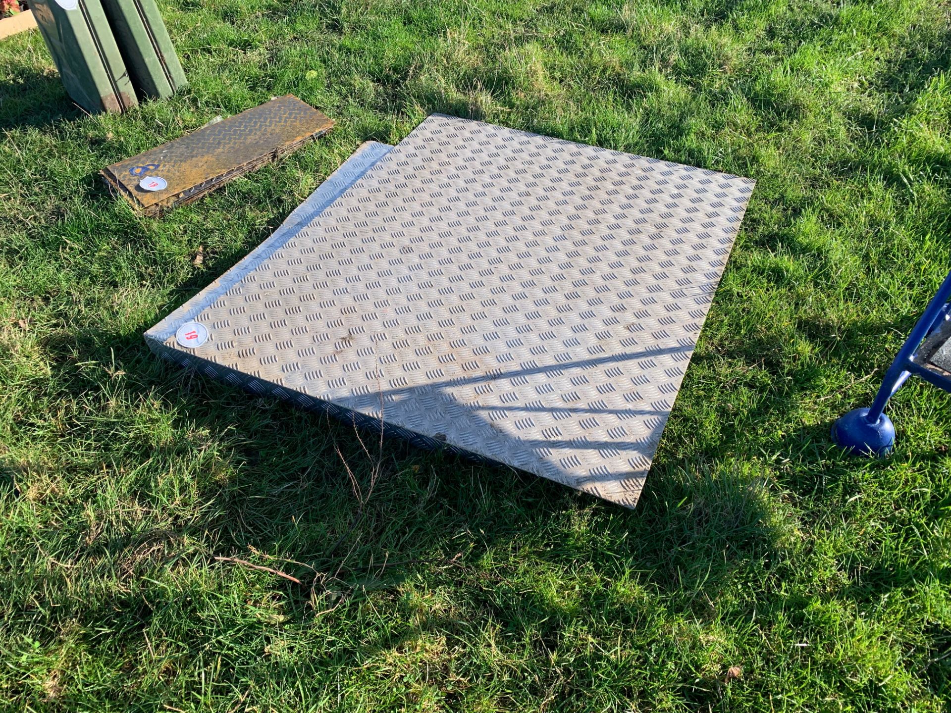 Chequer plate 1400x1150mm & 1090x1090mm