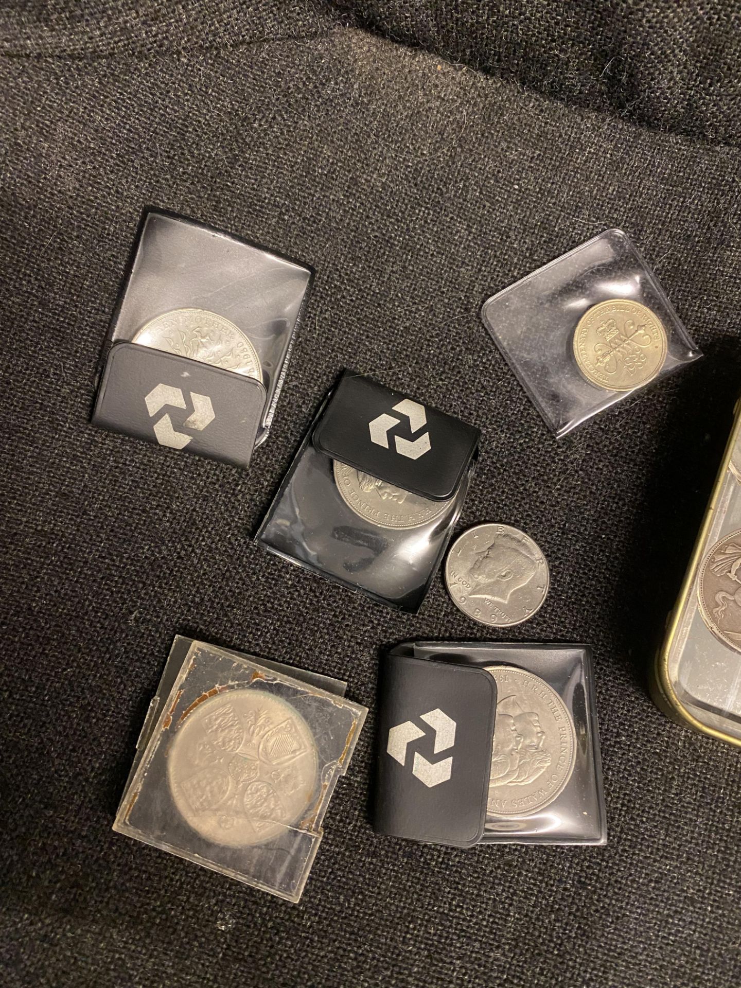 Quantity of commemorative and circulation coins - Image 2 of 3