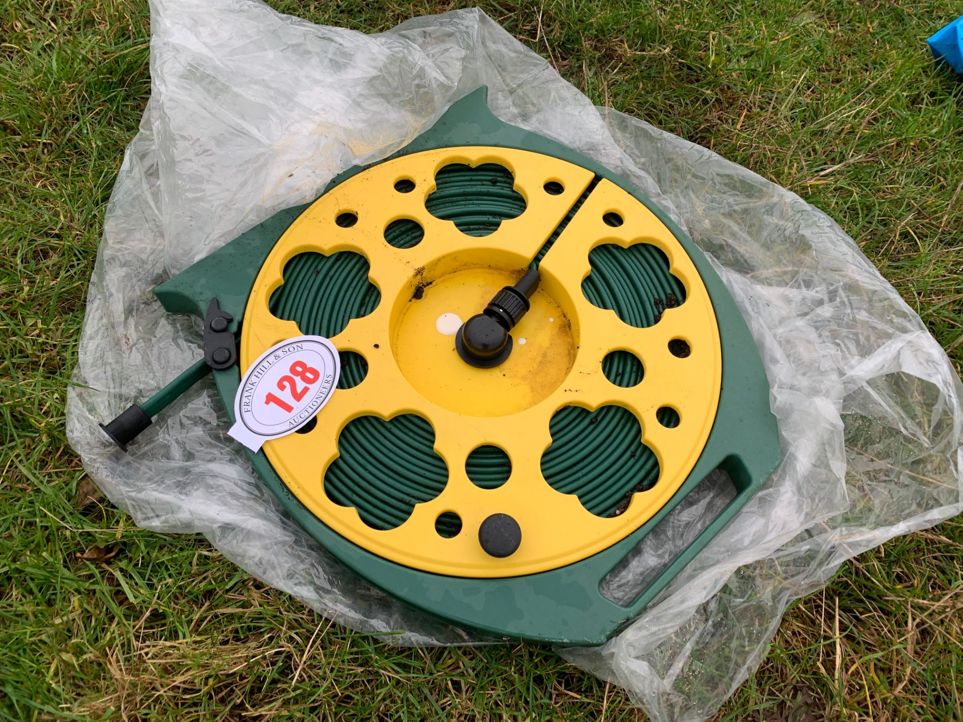 Flat hose reel