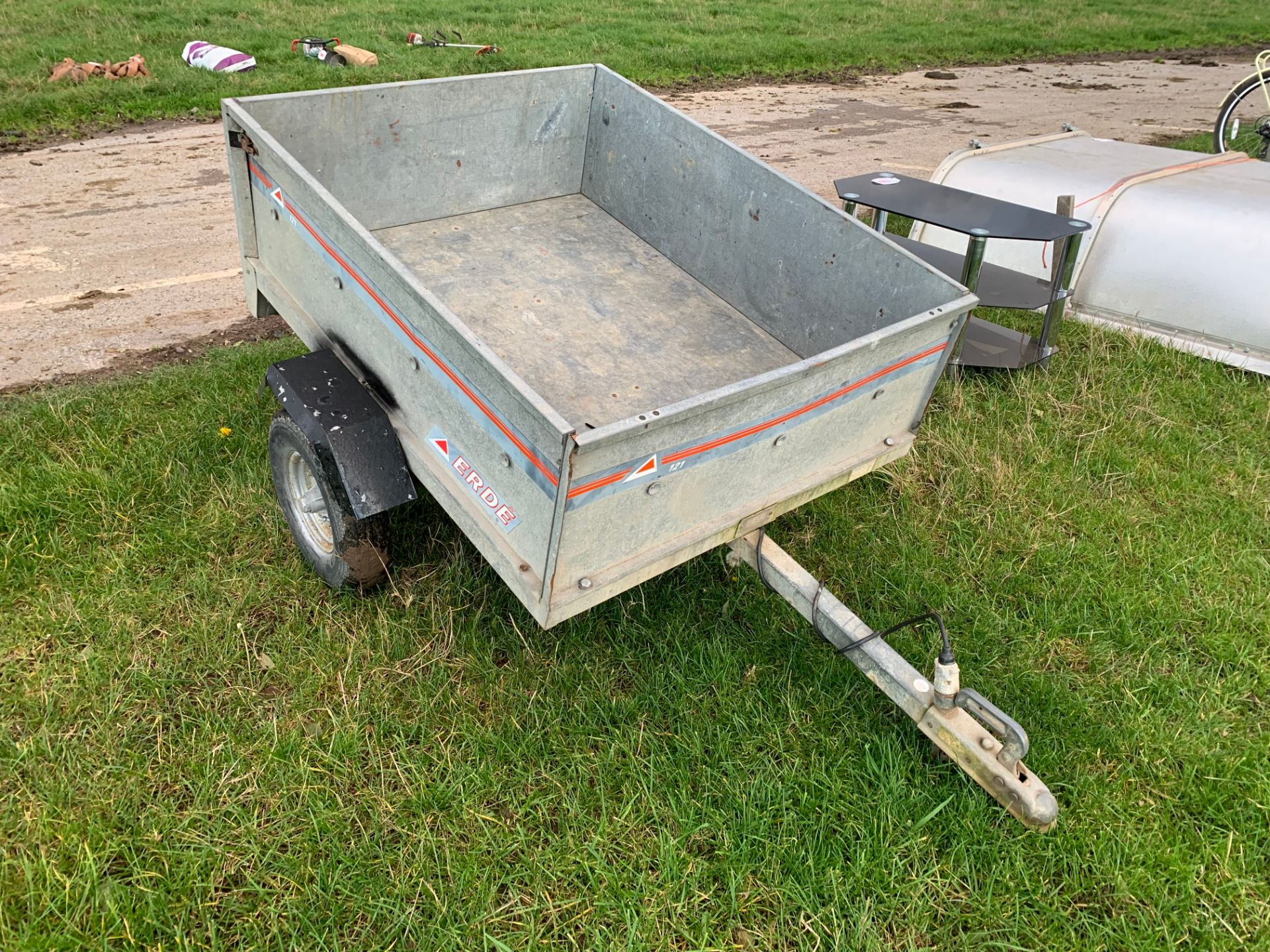 Erde 121 car trailer