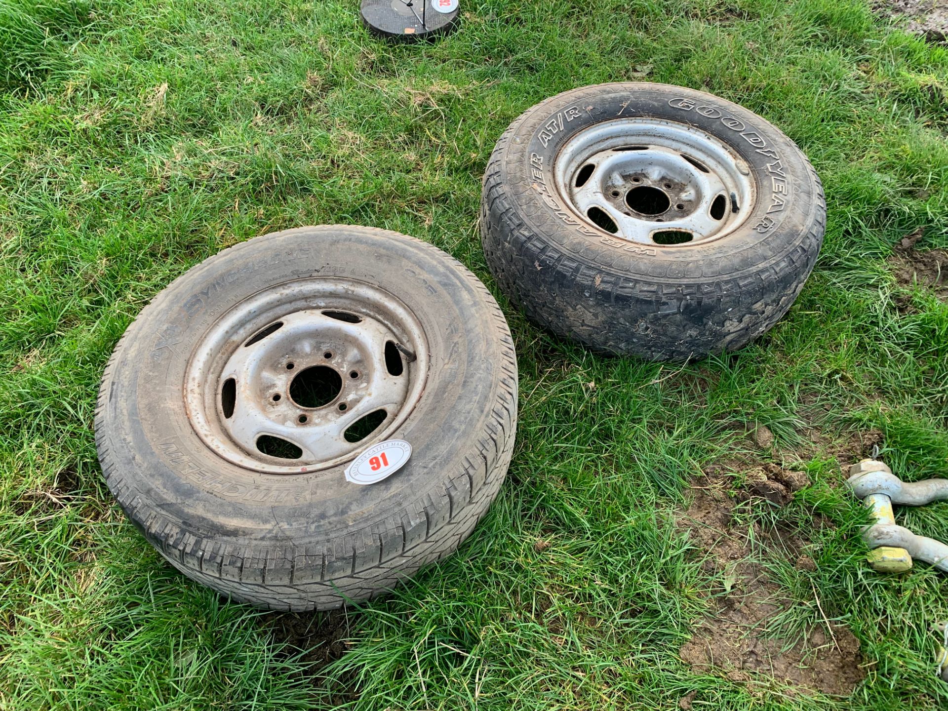 Pair of 4wd wheels & tyres 235/75R15