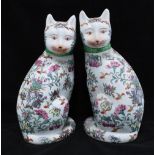 A pair of Famille rose cats, 27cm (2)