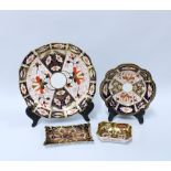 Two Royal Crown Derby Imari plates and two Royal Crown Derby Imari pin / trinket dishes (4)