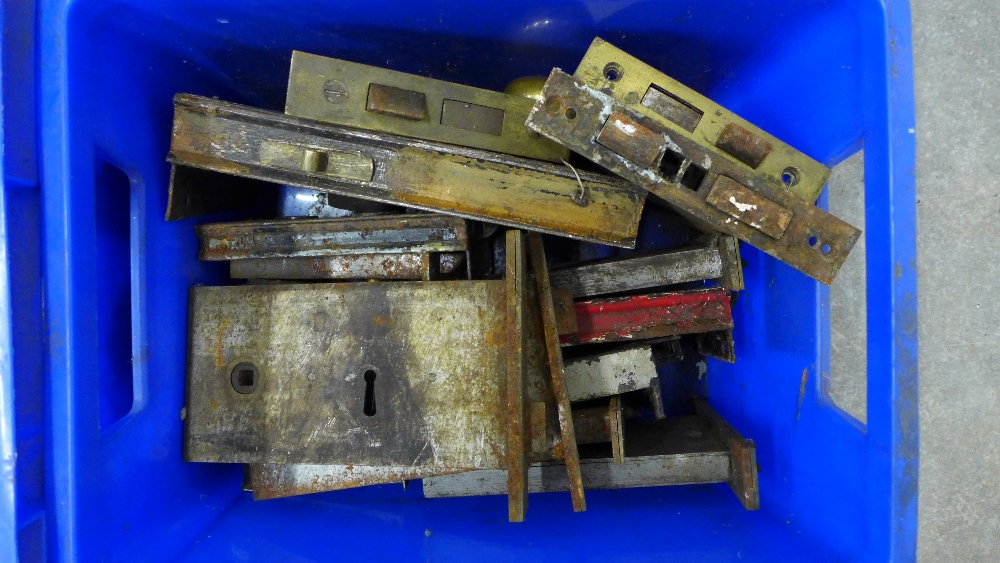 Architectural interest, four boxes containing lock mechanisms (4) - Image 3 of 5