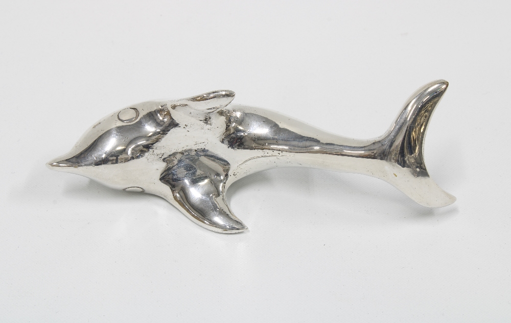 Silver plated dolphin desk paperweight, 12cm long - Image 3 of 3