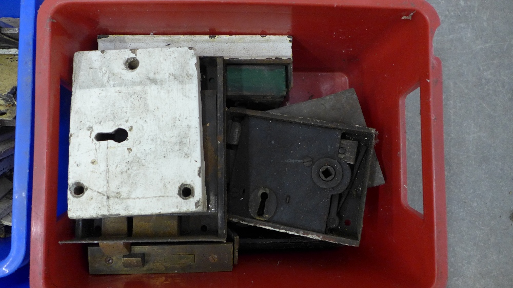 Architectural interest, four boxes containing lock mechanisms (4) - Image 4 of 5