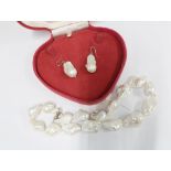 Mother of pearl shell lustre beads and earrings (2)