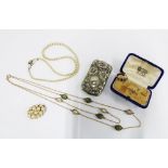 9ct gold double strand chain necklace, 9ct gold dress ring an bar rooch (both a/f) faux pearl