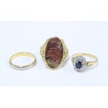 18ct gold and platinum wedding band, 18ct gold sapphire and diamond cluster ring and an 18ct gold