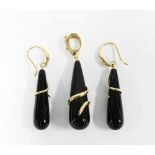 A pair of 9ct gold mounted black harstone drop earrings with matching pendant, stamped 375 (3)