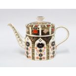 Royal Crown Derby Imari pattern 1128 teapot, date code for 1977, 19cm