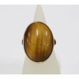 9ct gold tiger's eye dress ring, London 1979