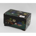 Japanese lacquered jewellery box, 19cm