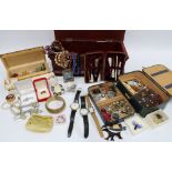 Quantity of vintage and later costume jewellery etc (a lot)