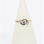 18ct gold three stone diamond ring claw set in platinum, size N