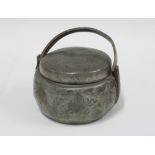 Chinese pewter wine / teapot, 8 x 11cm