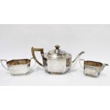 George V silver teaset, Hamilton & Inches, Edinburgh 1931, comprising teapot, cream jug and sugar