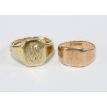 Gents 9ct yellow gold signet ring, size T, and a 9ct rose gold signet ring, size M (2) approx 12.5