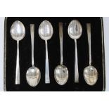 Set of six silver teaspoons in a fitted case, Birmingham 1937 (6)