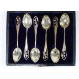 Edwardian silver set of six silver teaspoons, Birmingham 1904, in fitted case (6)